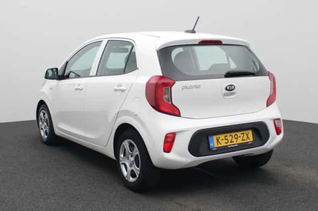 Kia Picanto (2021) thumbnail 2