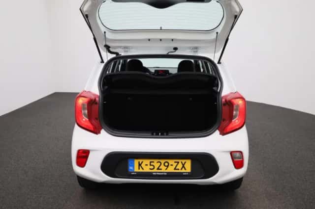 Kia Picanto (2021) thumbnail 11