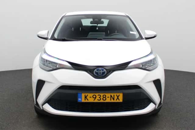 Toyota C-HR (2021) thumbnail 3