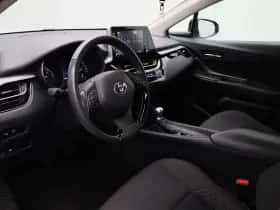 Toyota C-HR (2021) thumbnail 26