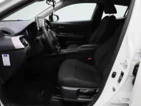 Toyota C-HR thumbnail 9