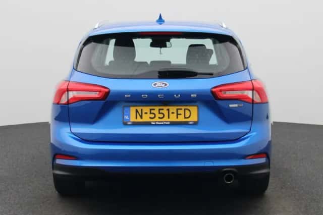 Ford Focus (2021) thumbnail 5
