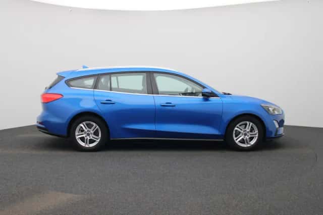 Ford Focus (2021) thumbnail 6