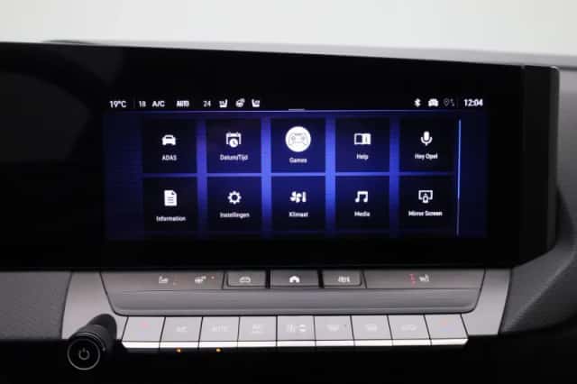 Opel Astra (2023) thumbnail 17