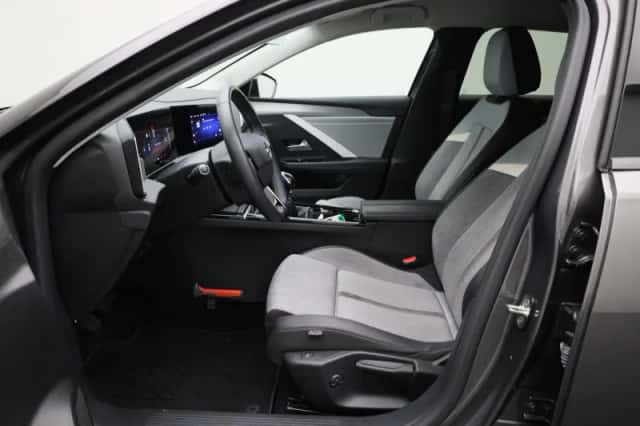 Opel Astra (2023) thumbnail 9