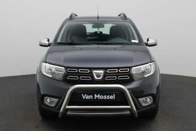 Dacia Sandero Stepway (2020) thumbnail 3