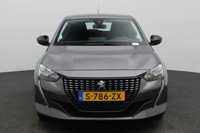 Peugeot 208 (2023) thumbnail 3