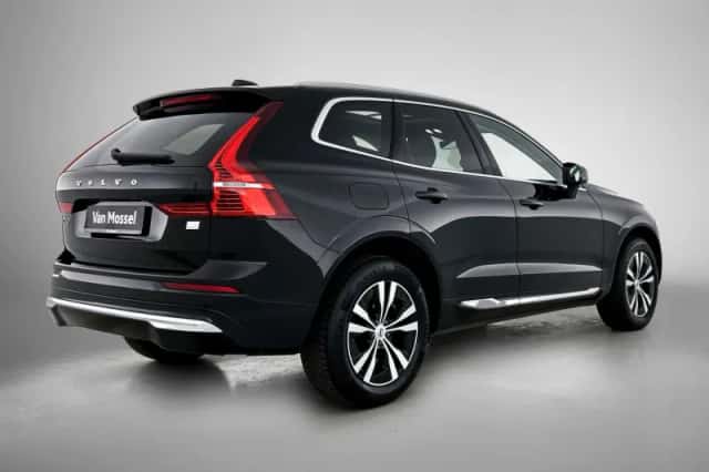 Volvo XC60 (2023) thumbnail 4