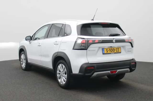 Suzuki S-Cross (2023) thumbnail 2