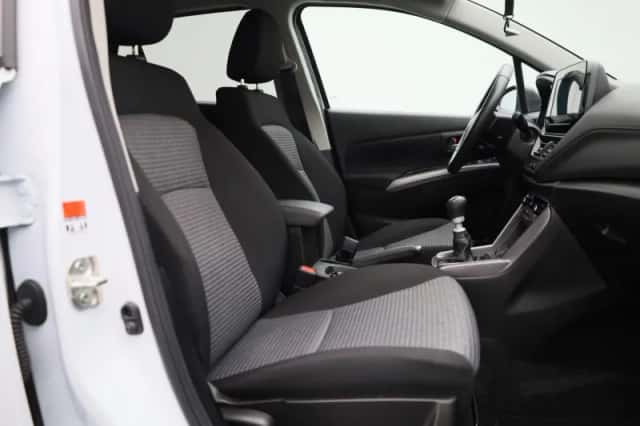 Suzuki S-Cross (2023) thumbnail 31