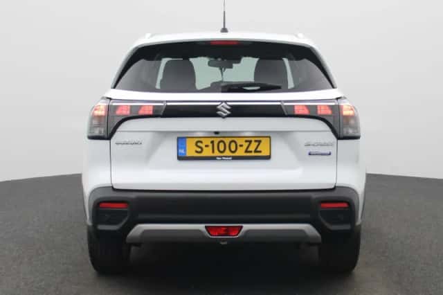Suzuki S-Cross (2023) thumbnail 5