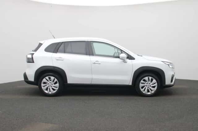 Suzuki S-Cross (2023) thumbnail 6