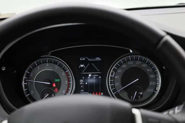 Suzuki S-Cross (2023) thumbnail 8