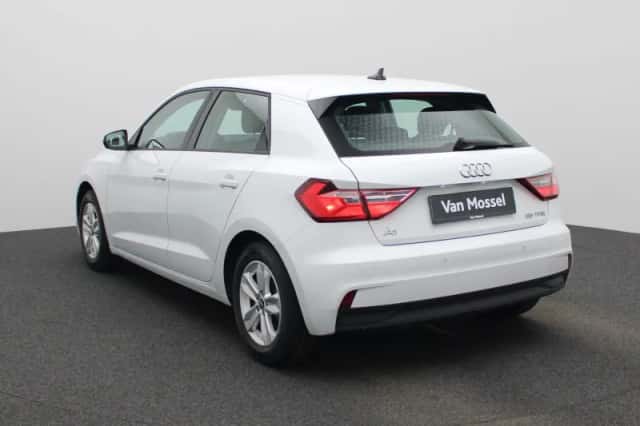 Audi A1 (2023) thumbnail 2