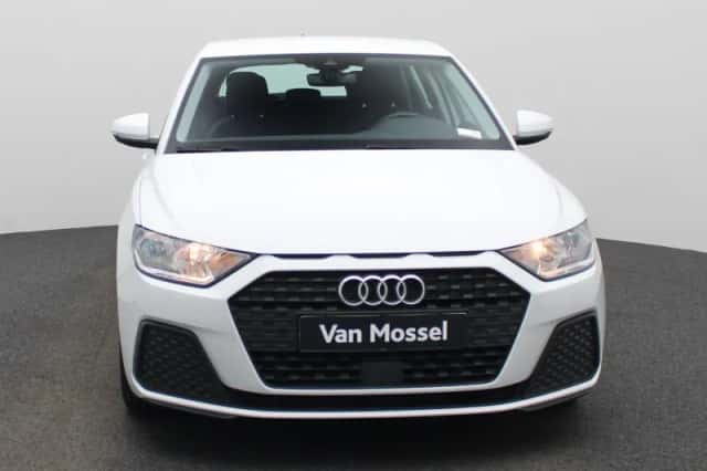 Audi A1 (2023) thumbnail 3