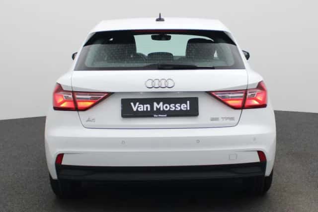 Audi A1 (2023) thumbnail 5
