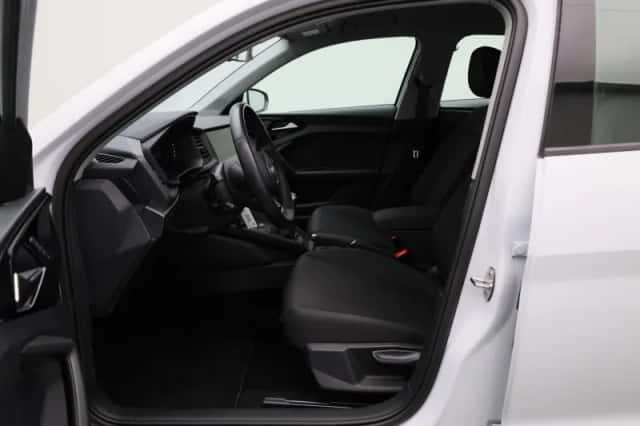 Audi A1 (2023) thumbnail 9