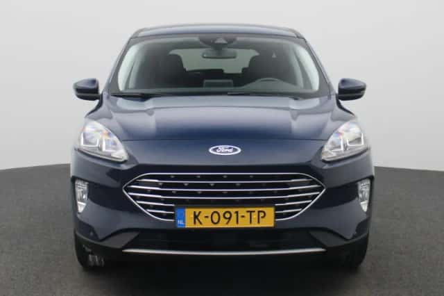 Ford Kuga (2021) thumbnail 3