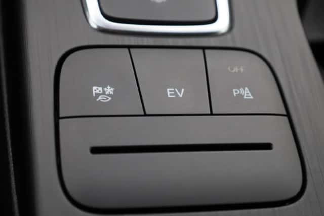 Ford Kuga (2021) thumbnail 23