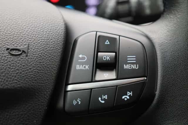 Ford Kuga (2021) thumbnail 25