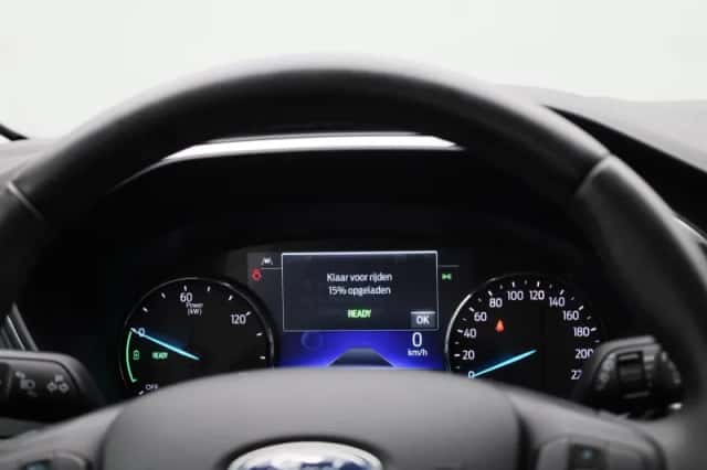 Ford Kuga (2021) thumbnail 8