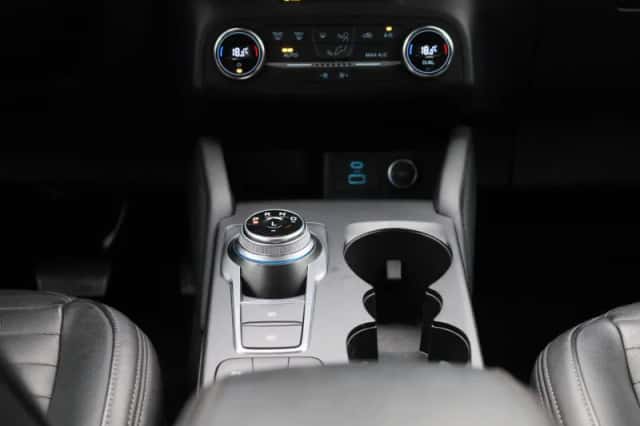 Ford Kuga (2021) thumbnail 10