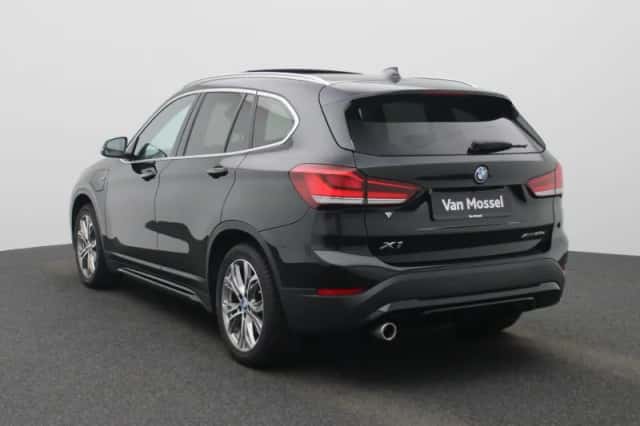 BMW X1 (2022) thumbnail 2