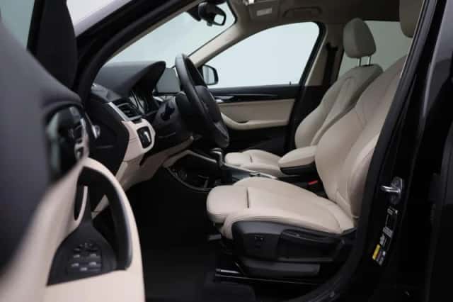 BMW X1 (2022) thumbnail 11