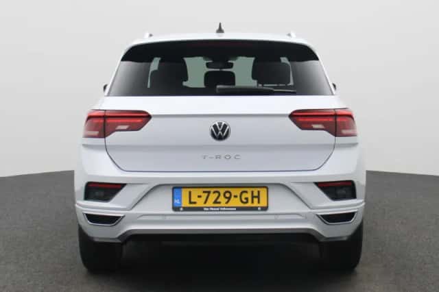Volkswagen T-Roc (2021) thumbnail 5
