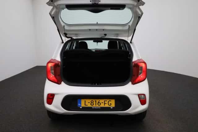 Kia Picanto (2021) thumbnail 11