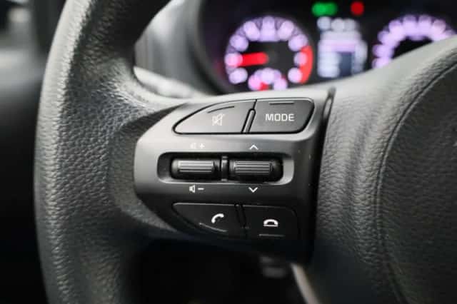 Kia Picanto (2021) thumbnail 17