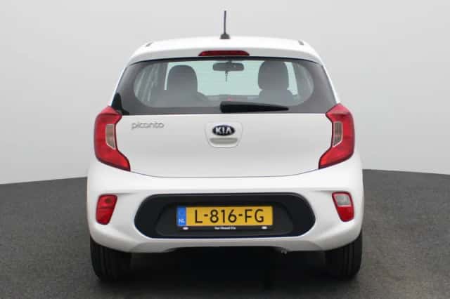 Kia Picanto (2021) thumbnail 5