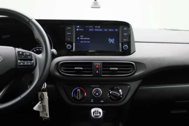Hyundai i10 (2022) thumbnail 9