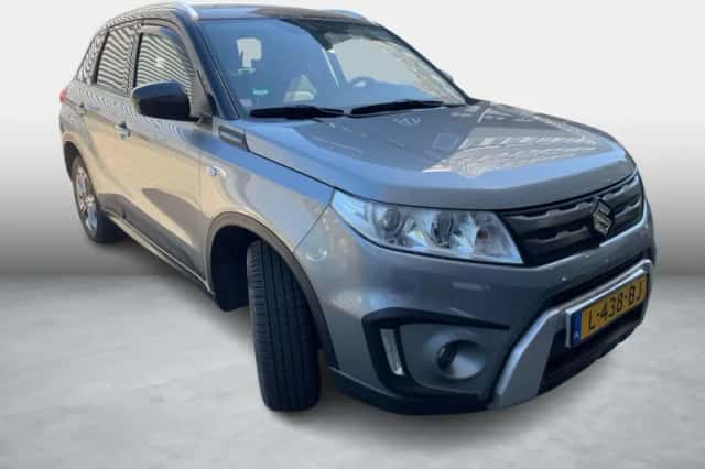 Suzuki Vitara (2015) thumbnail 2