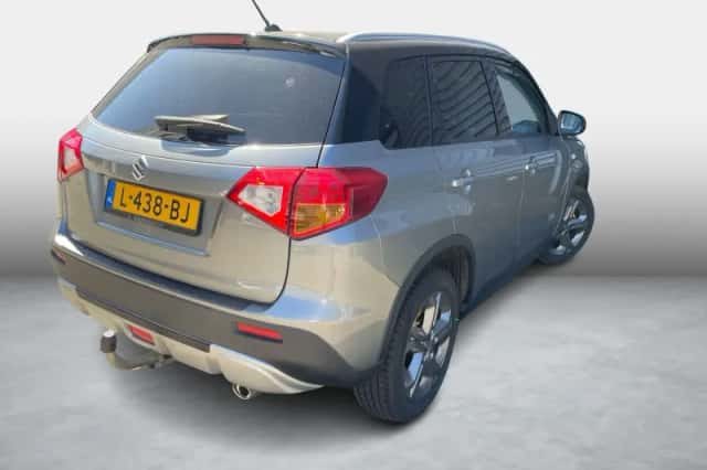 Suzuki Vitara (2015) thumbnail 3