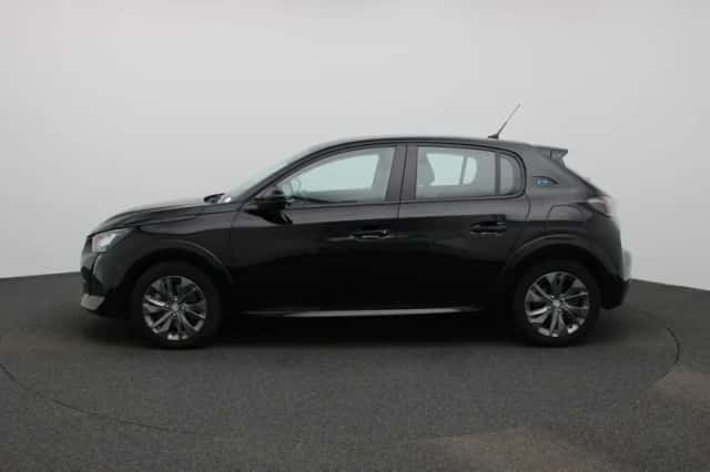 Peugeot e-208 (2023) thumbnail 4