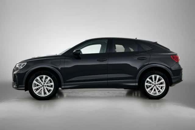 Audi Q3 Sportback (2024) thumbnail 2
