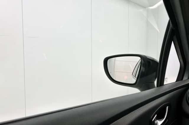 Renault Clio (2017) thumbnail 18