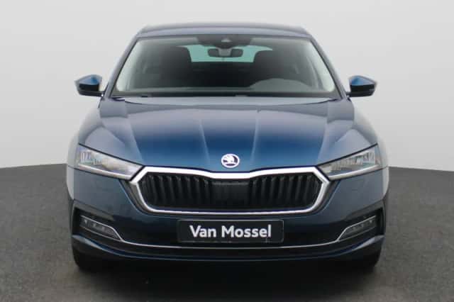 Škoda Octavia (2022) thumbnail 3