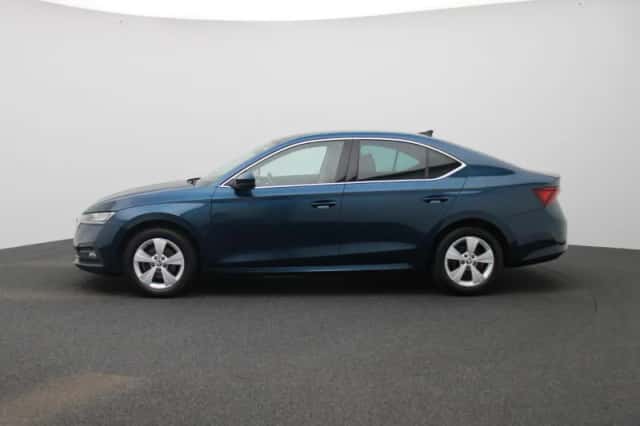 Škoda Octavia (2022) thumbnail 4