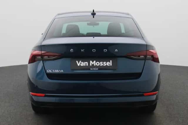 Škoda Octavia (2022) thumbnail 5