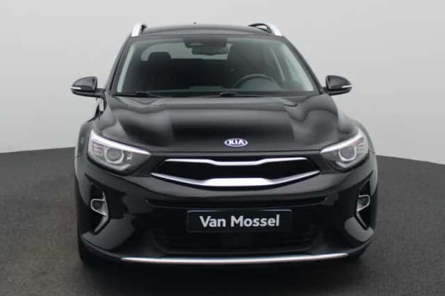 Kia Stonic (2021) thumbnail 3