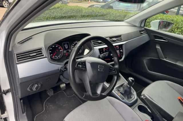 SEAT Arona (2018) thumbnail 4