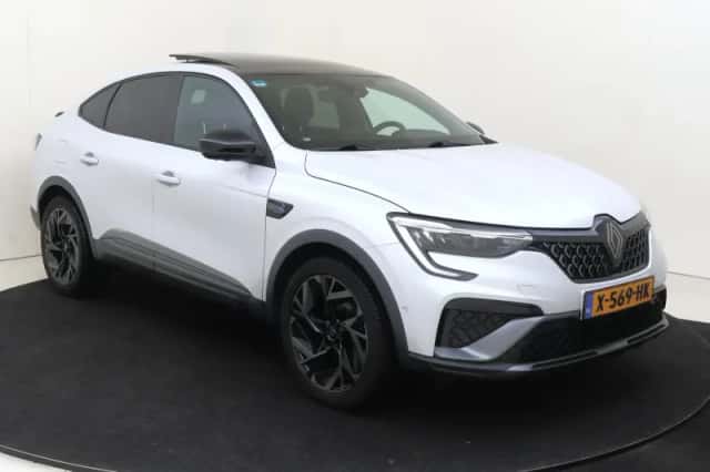 Renault Arkana (2023) thumbnail 2