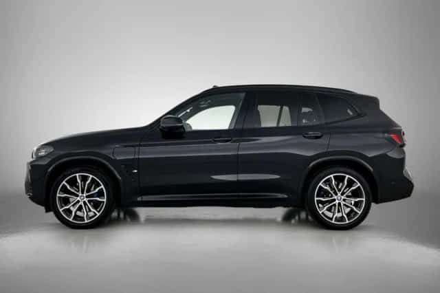 BMW X3 (2023) thumbnail 2