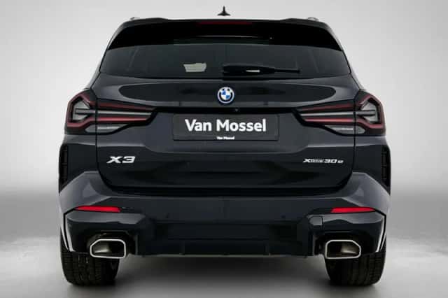 BMW X3 (2023) thumbnail 3