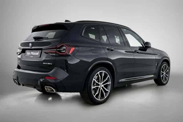 BMW X3 (2023) thumbnail 4