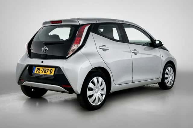 Toyota Aygo (2017) thumbnail 4