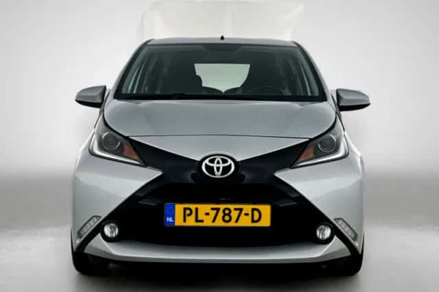 Toyota Aygo (2017) thumbnail 5