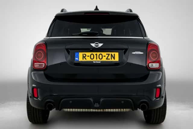 MINI Countryman (2018) thumbnail 3